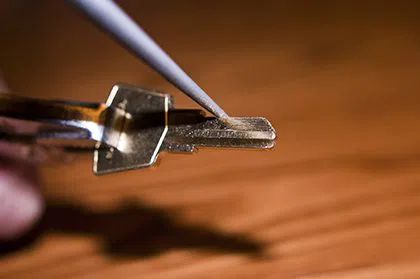 Longmeadow MA Locksmith Store Longmeadow, MA 413-551-4614 - broken-key-extraction